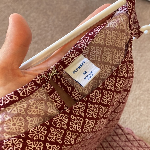 Women’s Old Navy tank top - Picture 6 of 6